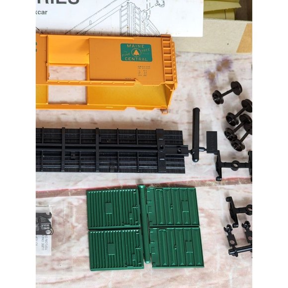 Accurail Made In USA Maine Central 40' Steel Box Car PS-13400 Series Model Train - Picture 3 of 8